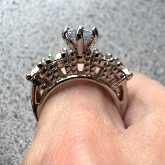 rhinestone bling statement ring Sz 6 NWOT diamonds silver princess wedding cz - Picture 9 of 17